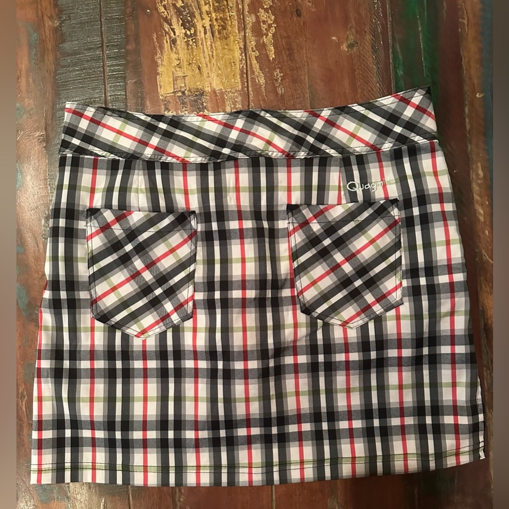 Quagmire Golf Women’s Black, Red & White Plaid Skirt Skirt.  Like New, Size 6